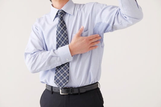汗かいて服の色が変わる？？　その理由と服の選び方